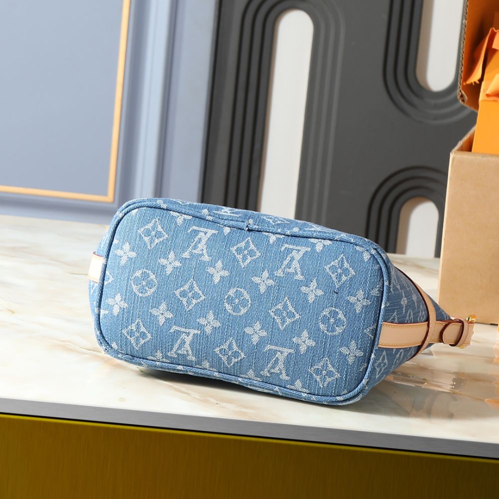 Louis Vuitton Cruiser Toiletry Bag Blue Denim 22Cm M27945