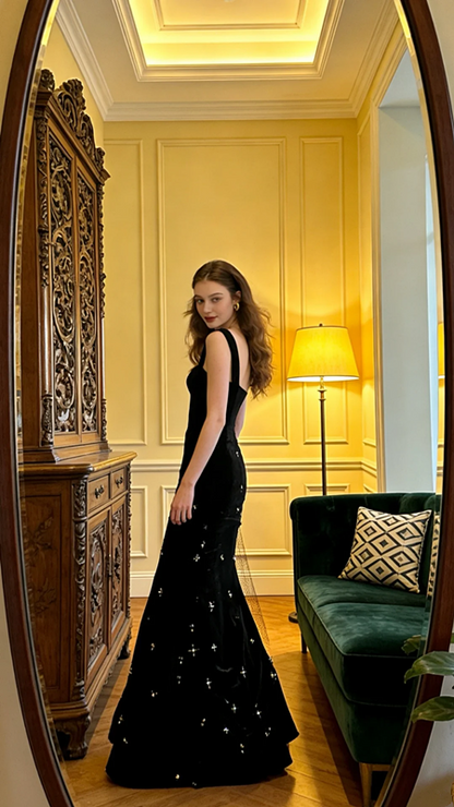 Black halter-neck fitted bodycon long ball gown R8587