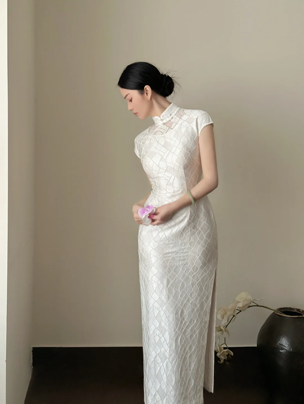 White Chinese-style, waist-cinched, slim-fit, elegant prom dress R7961