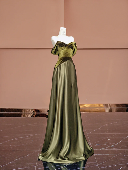 Dark green strapless fitted long ball gown R8400