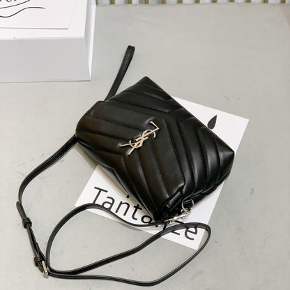Saint Laurent Loulou Toy Strap Bag In Quilted Y Black 20Cm 678401DV7061000