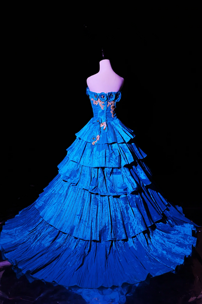 Blue strapless fitted waist slim-fitting ball gown with a full skirt R8683