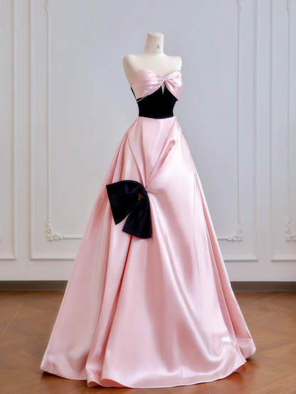 Light pink strapless fitted waist slim-fitting ball gown with a full skirt R8201