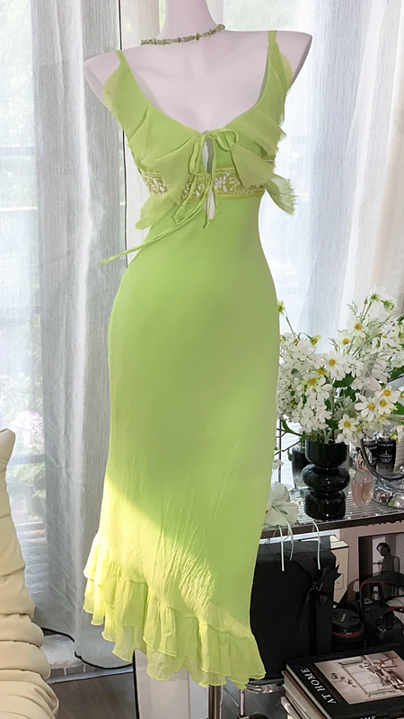 Light green halter-neck fitted long ball gown R7650