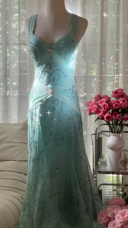 Light blue halter-neck, fitted, backless, long ball gown R7762