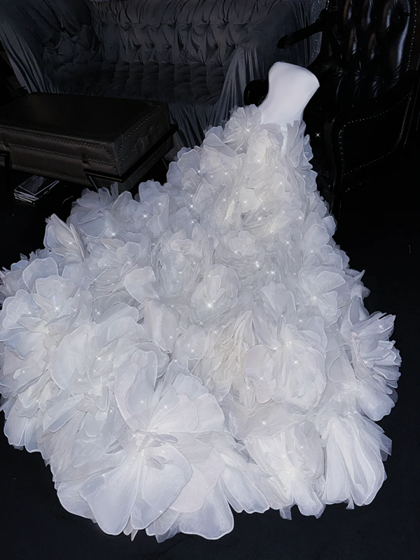 White strapless fitted waist ball gown/bridal dress R8713