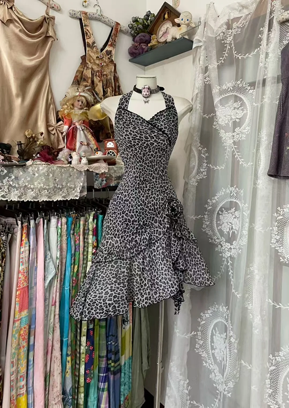 Black and white leopard print halter-neck fitted midi ball gown R7842