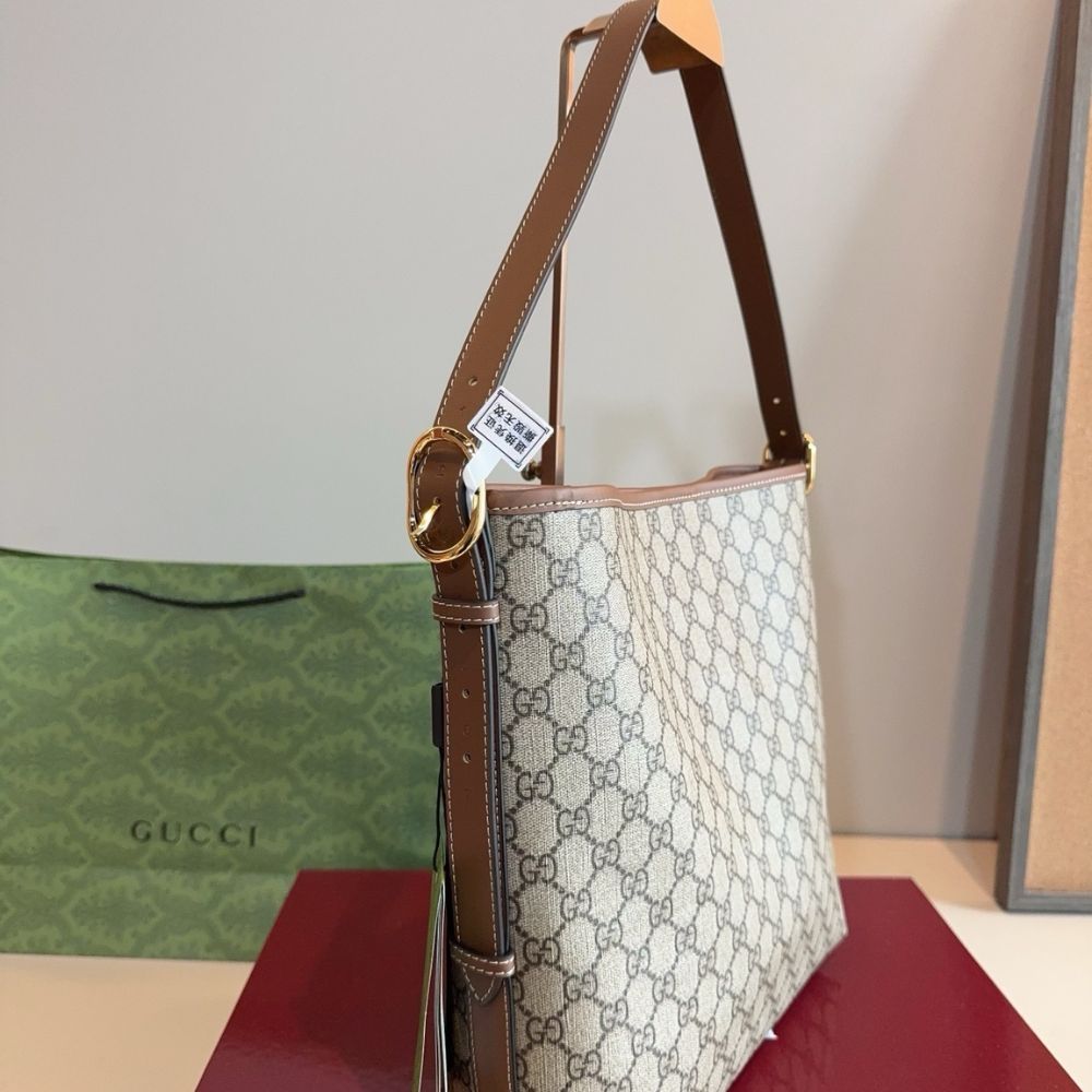 Gucci GG Emblem Medium Bucket Bag Beige And Dark Brown Fabric 29Cm 815103 FAD6L 9758