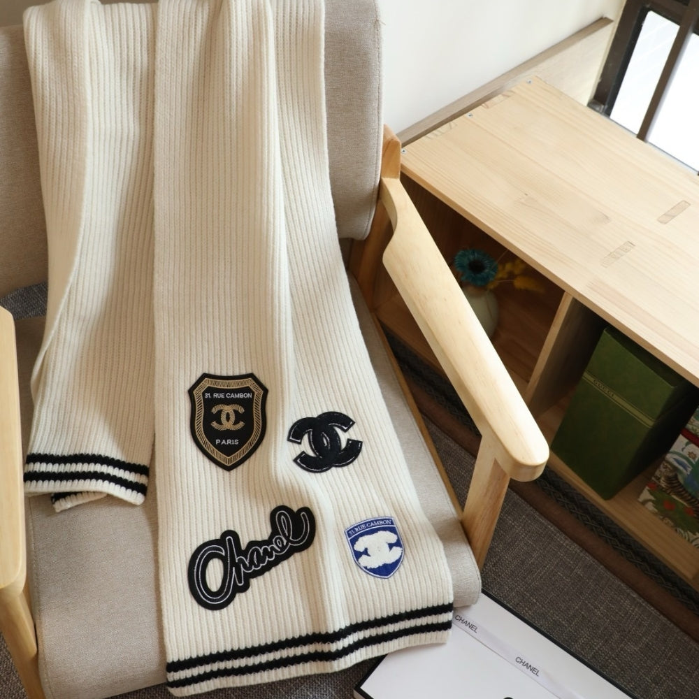 Chanel 24B Cashmere Knitted Badge Scarf White 180Cm