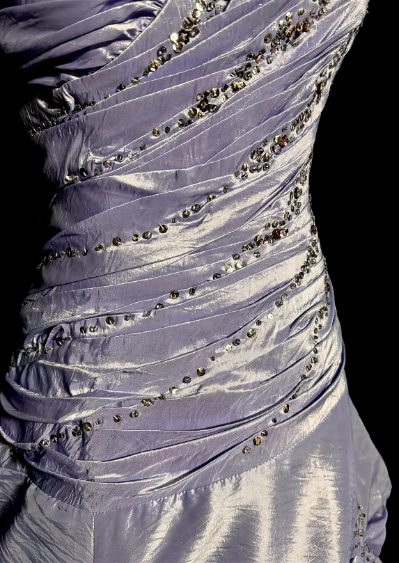 Light purple one-shoulder fitted waist elegant ball gown with a stylish skirt R8106