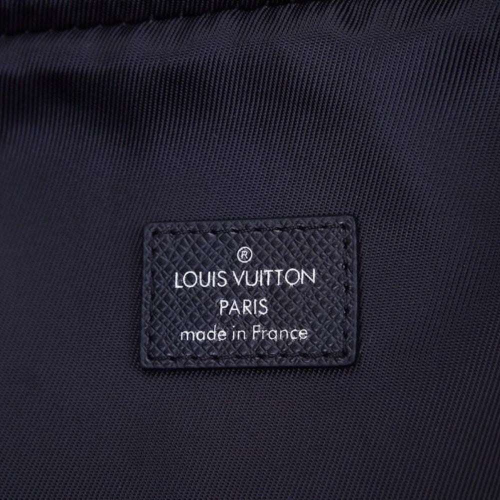 Louis Vuitton Avenue Sling Bag Taiga Black 31Cm LV M30443