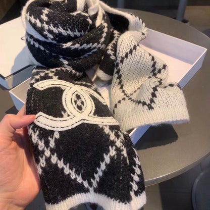 Chanel Cashmere Silk Quilted Cc Scarf Black White 195Cm