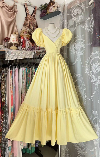Light yellow puff-sleeved, fitted waist sexy long ball gown R7570