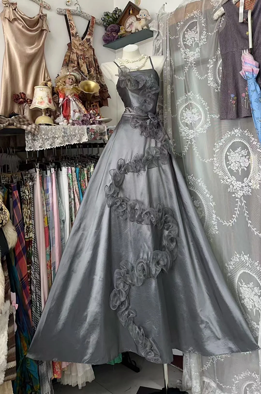 Gray Spaghetti Strap Waist-Cinched Slim-Fit Full Skirt Ball Gown R7416