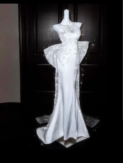 White Halterneck Fitted-Waist Slim-Fit Hip-Hugging Mermaid-Length Prom Dress R6498