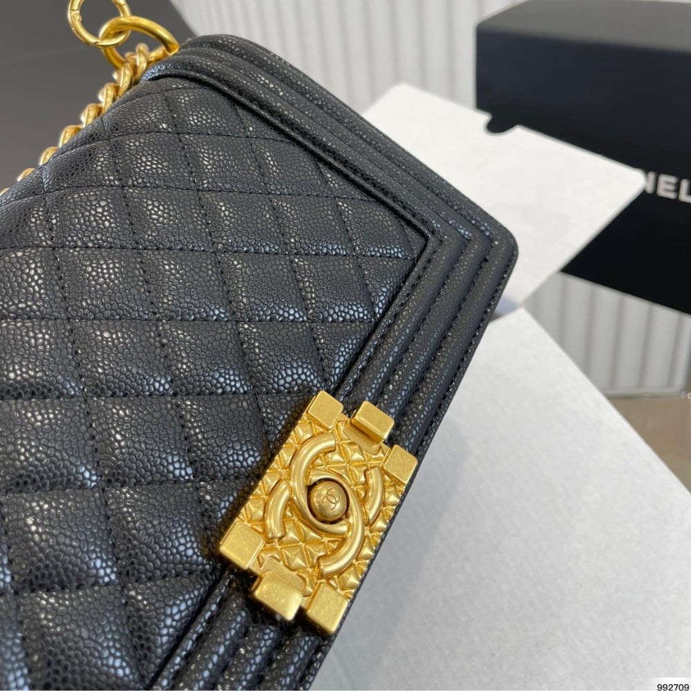 Chanel Medium Boy Quilted Black 25Cm