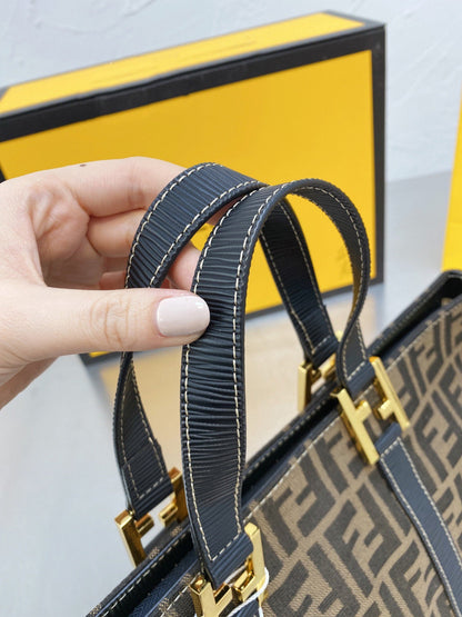 Fendi Sunshine Large Shopper Bag