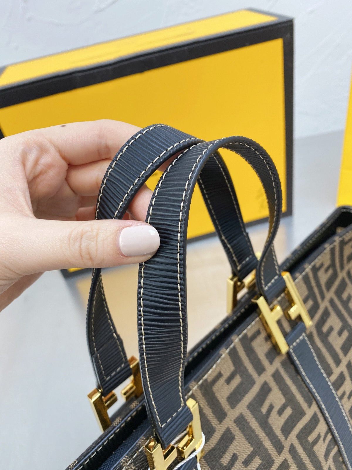 Fendi Sunshine Large Shopper Bag