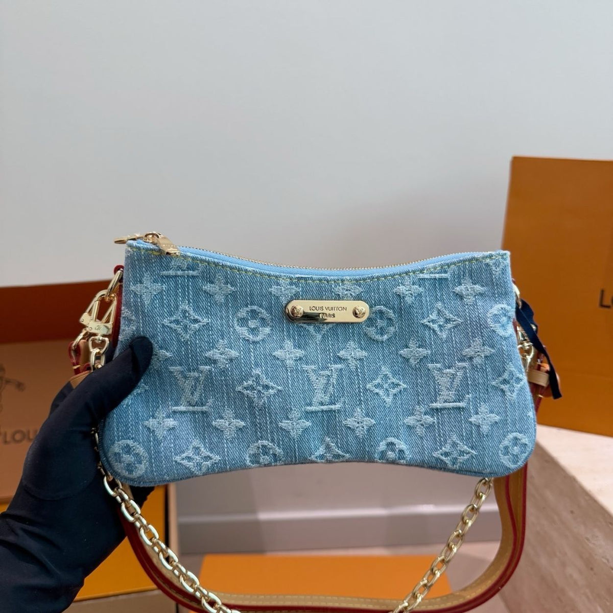 Louis Vuitton Liv Pochette Blue Denim 25Cm M83532