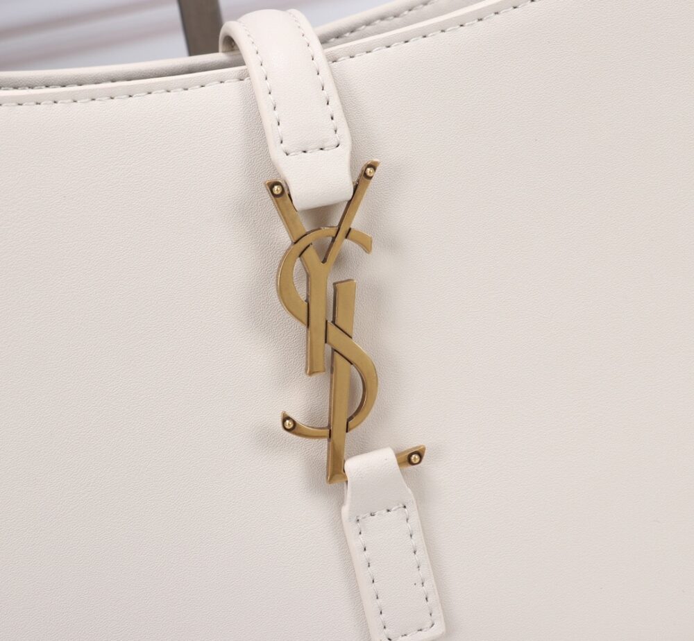 Saint Laurent Le 5 À 7 Hobo Bag In Smooth White 23Cm 6572282R20W9207
