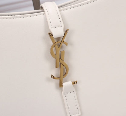 Saint Laurent Le 5 À 7 Hobo Bag In Smooth White 23Cm 6572282R20W9207