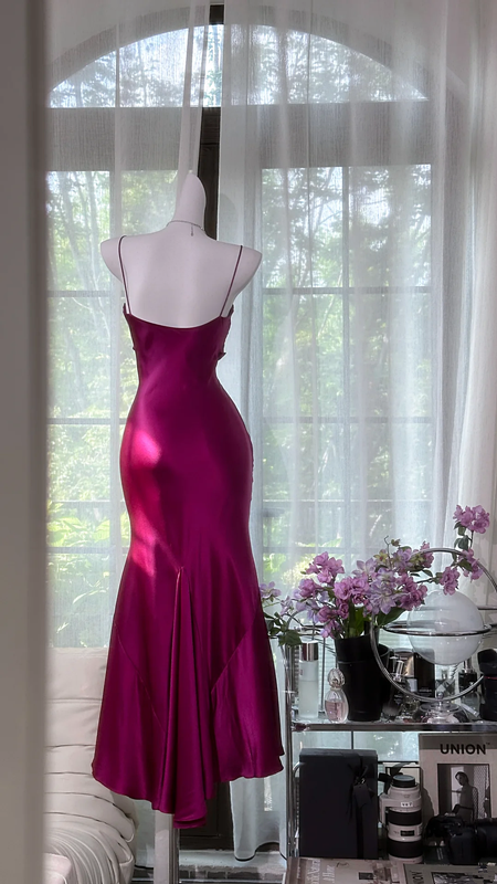 Purple-red halter-neck, fitted waist, pleated, bodycon fishtail long ball gown R7614