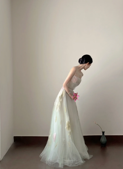 Light off‑white spaghetti‑strap waist‑cinched slim‑fit elegant long prom gown R8004