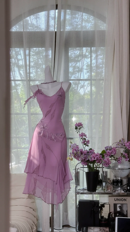 Light purple halter-neck fitted midi ball gown R7653