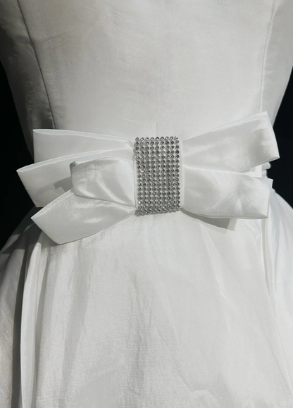 White sleeveless satin waist slim mid-length skirt homecoming dress R4926