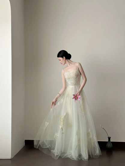 Light off‑white spaghetti‑strap waist‑cinched slim‑fit elegant long prom gown R8004