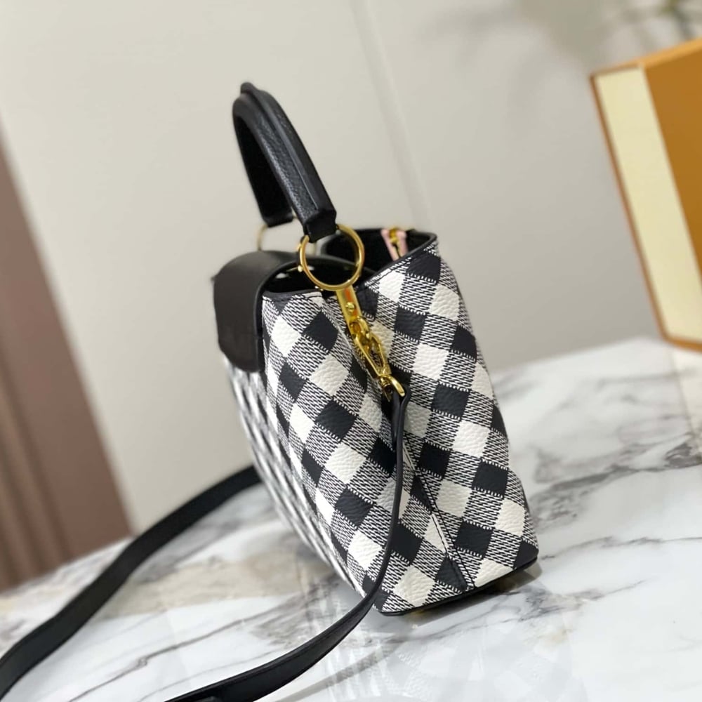 Louis Vuitton Capucines BB Bag Black 27Cm M20716