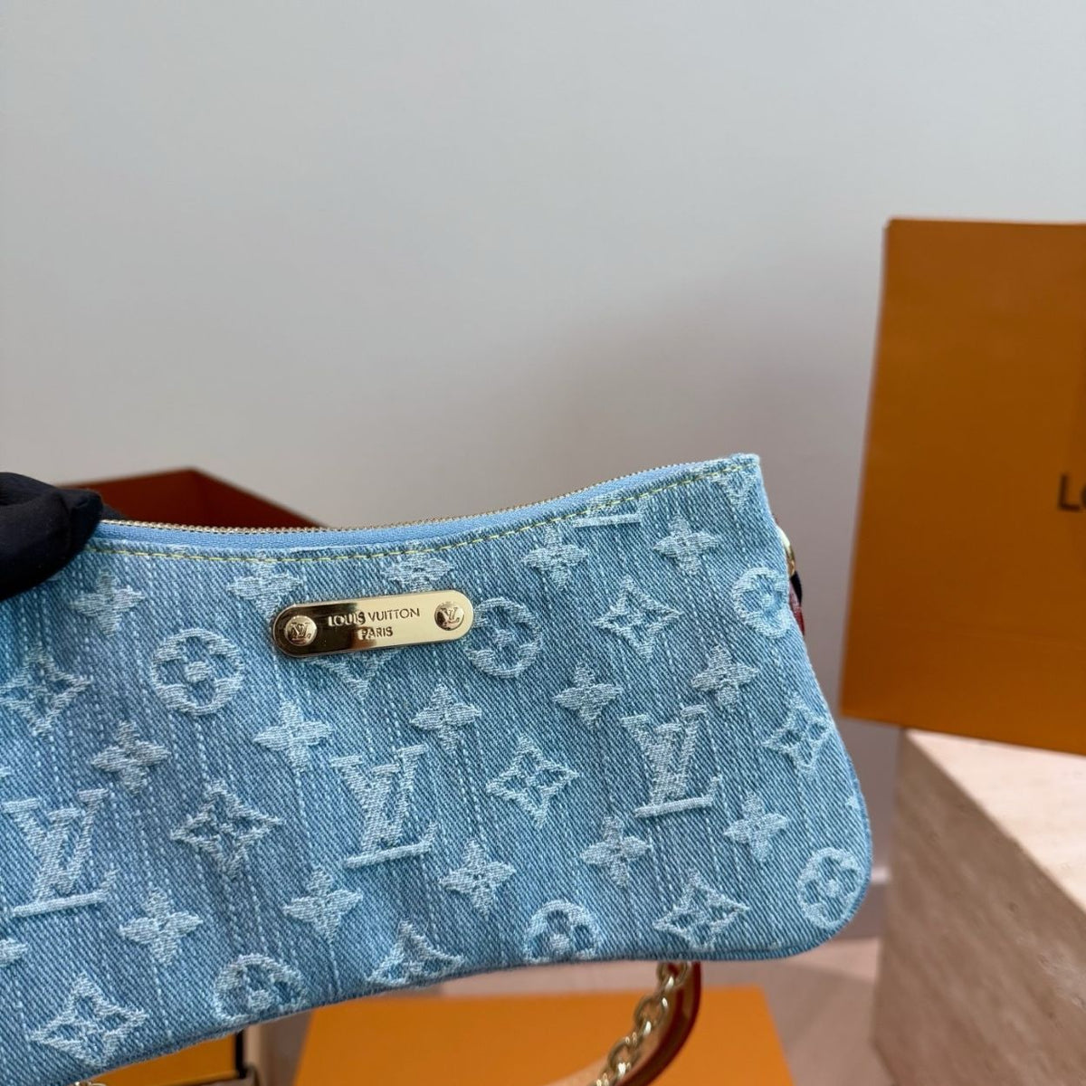 Louis Vuitton Liv Pochette Blue Denim 25Cm M83532