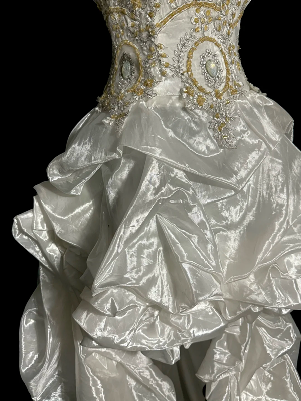 White strapless fitted waist slim-fitting ball gown with retro floral pattern R8109