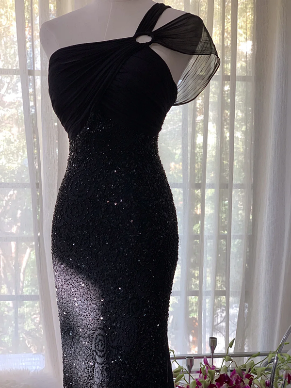 Black one-shoulder halter-neck fitted waist bodycon sexy long ball gown R7735