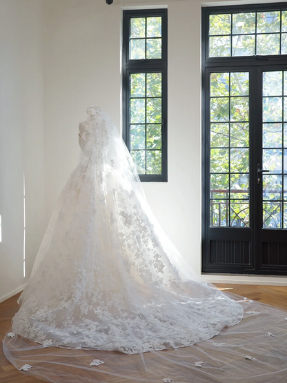 Off-white strapless floral appliqué fitted waist puff skirt long ball gown/bridal dress R8465