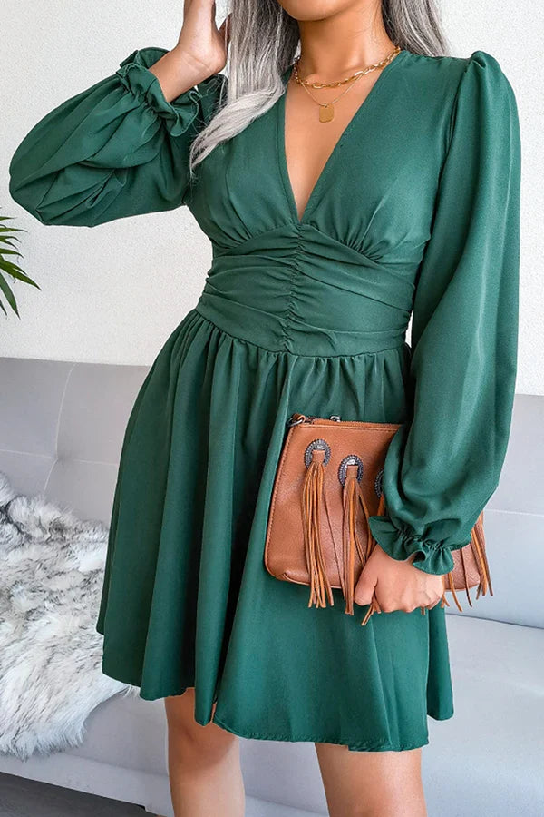 Fashionable and elegant solid color split and pleated waist skirt for evening dressing