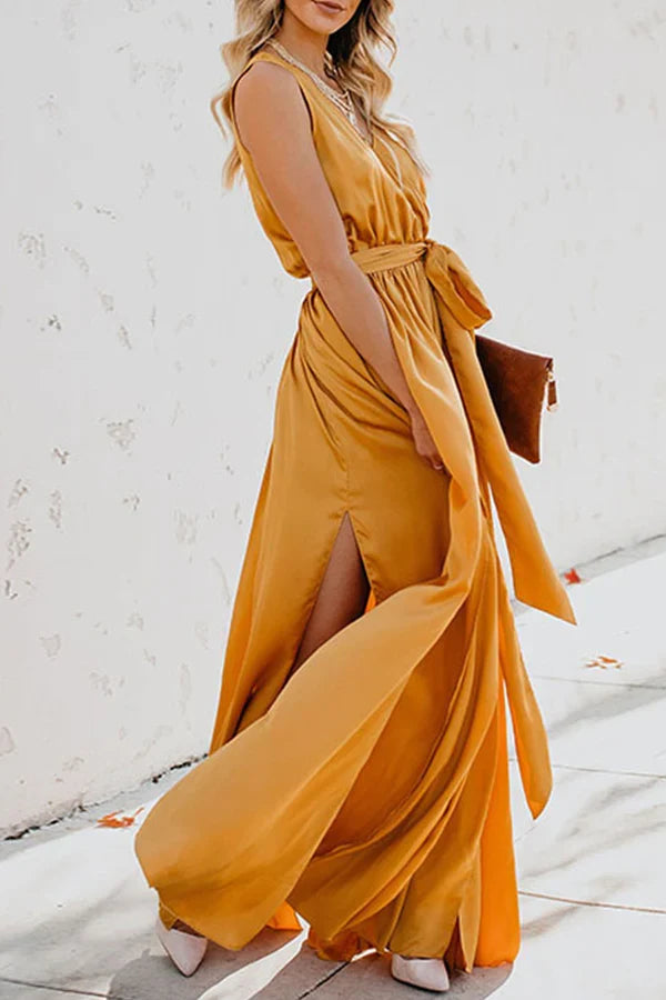 Elegant solid color high opening V-neck sleeveless evening dress