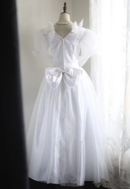 White V-neck retro long-sleeved fitted waist classic long ball gown/bridal dress R6820