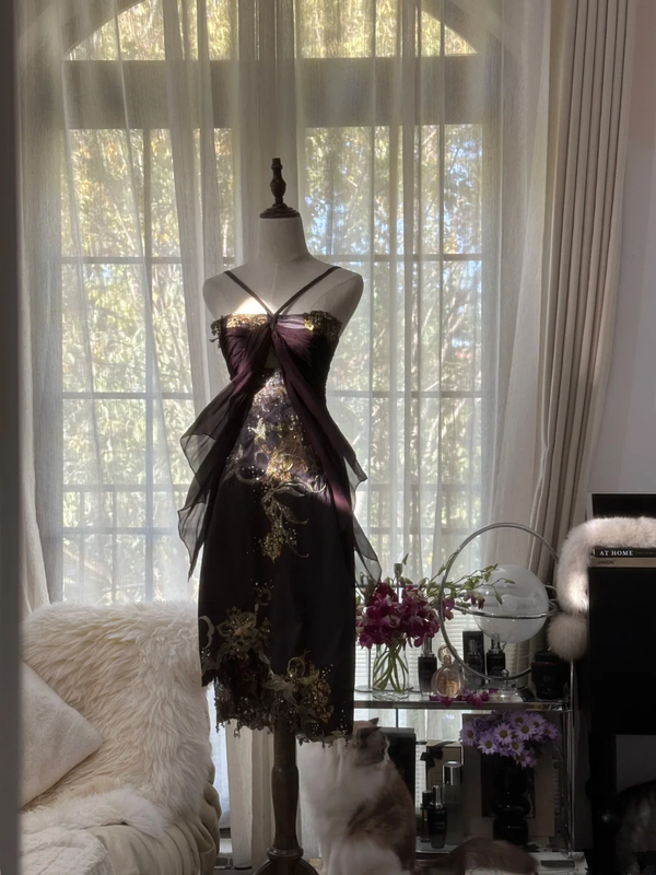 Black halter-neck, gold-print, fitted, mid-length ball gown R7736