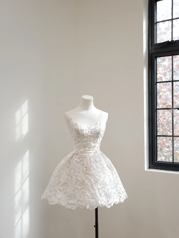 White lace strapless fitted short ball gown R8532