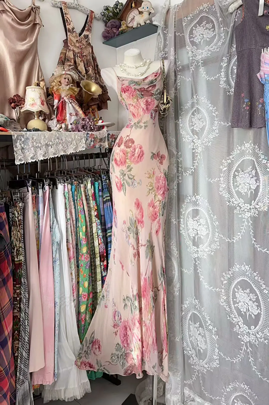Light pink floral print halter-neck fitted long ball gown R7573