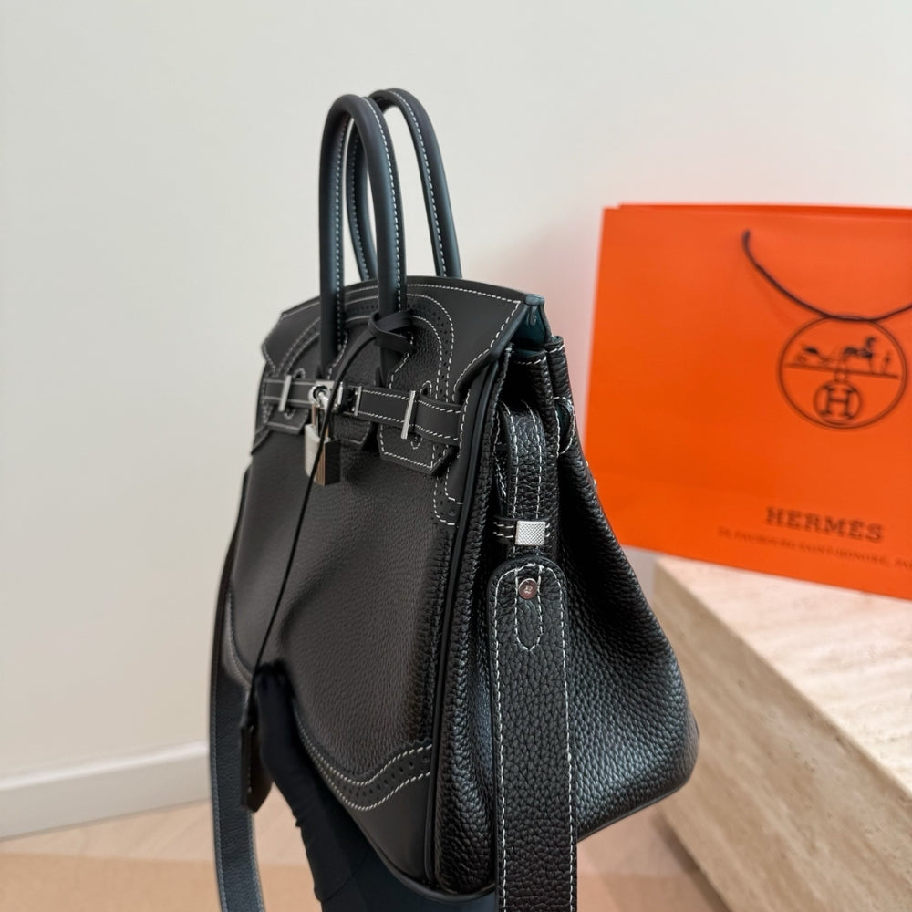 Hermès Birkin 25 Gold Hardware Pebbled Leather Black 25Cm