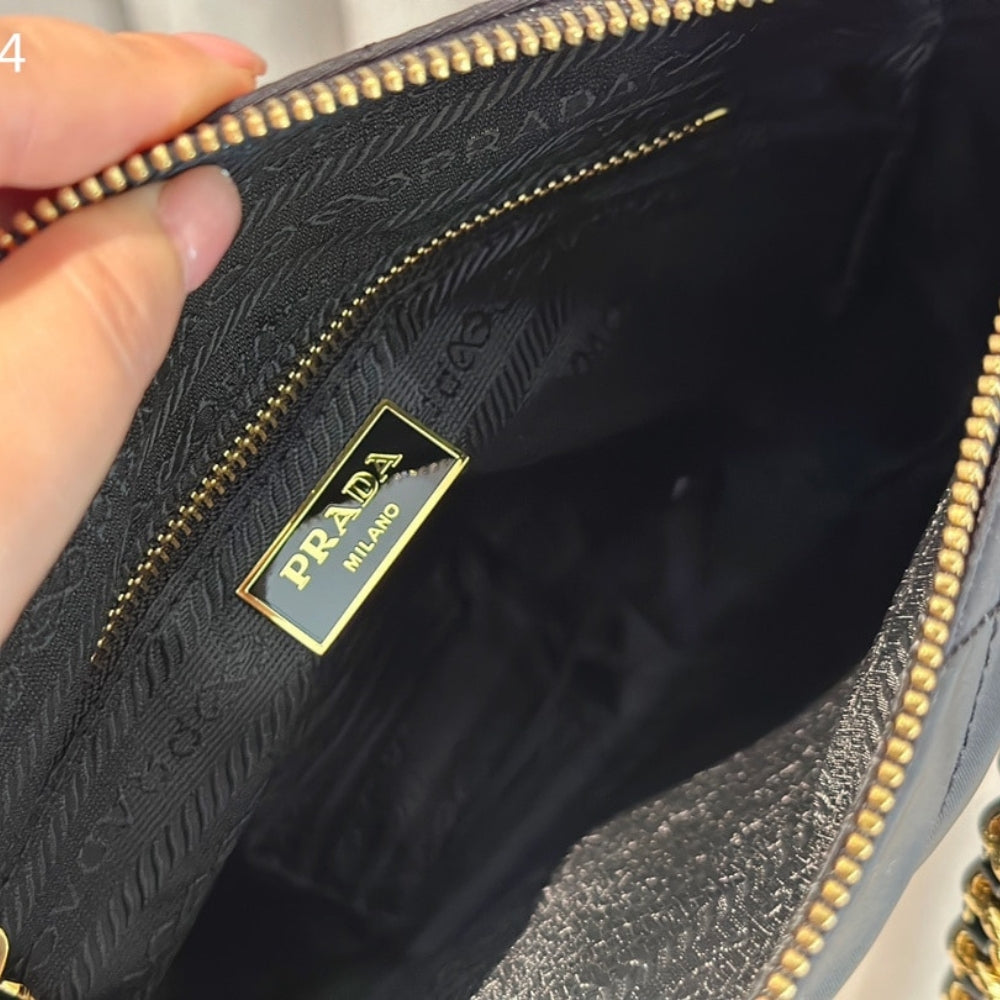 Prada Re Edition 1995 Chaîne Re Nylon Tote Bag Black 26Cm 1BG468 2AOS F0002 V COO