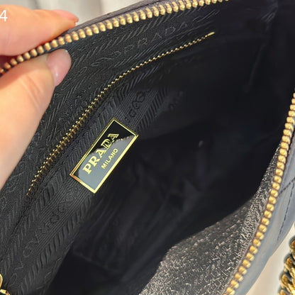 Prada Re Edition 1995 Chaîne Re Nylon Tote Bag Black 26Cm 1BG468 2AOS F0002 V COO