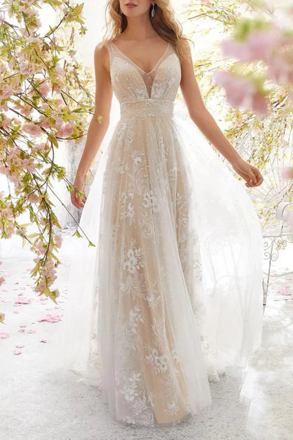 Sexy formal attire with solid lace V-neck evening dress