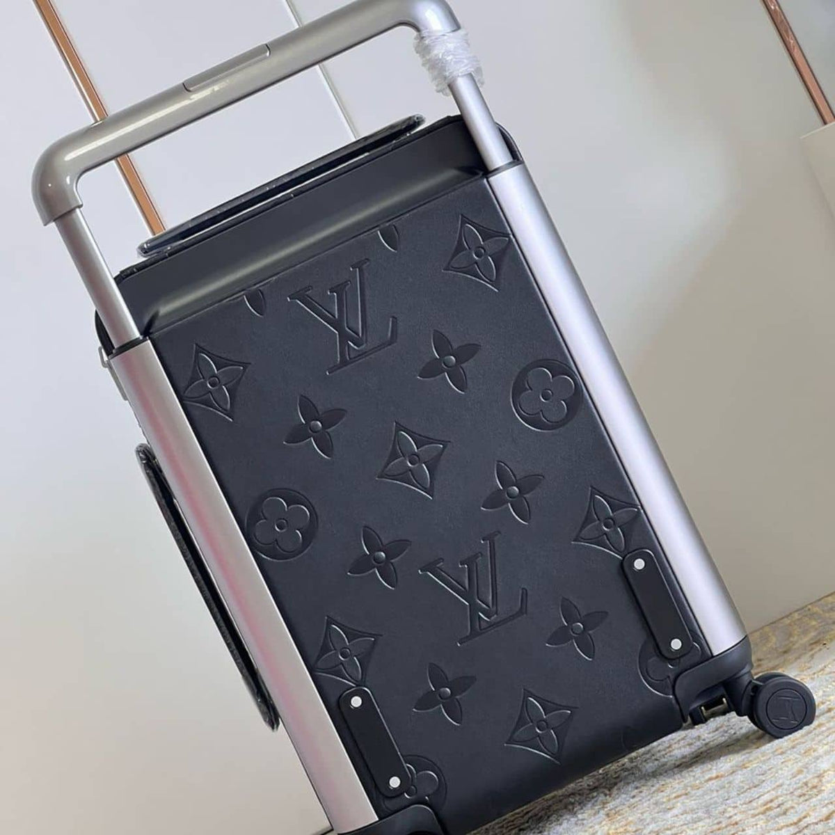 Louis Vuitton Horizon 55 Carry On Suitcase Monogram Empreinte Giant Black 55Cm M46115