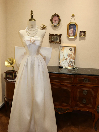 White strapless fitted long ball gown/bridal dress R7174