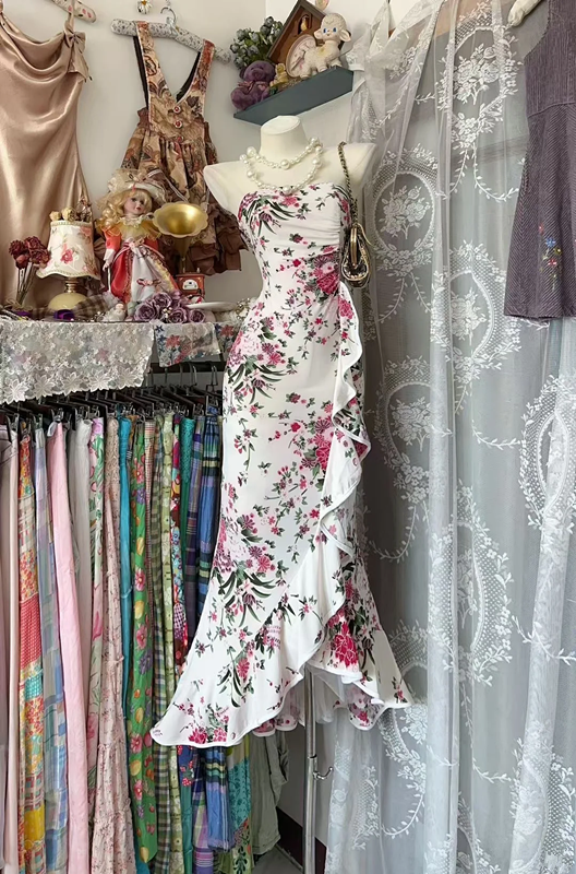 White floral print strapless fitted long ball gown R7809