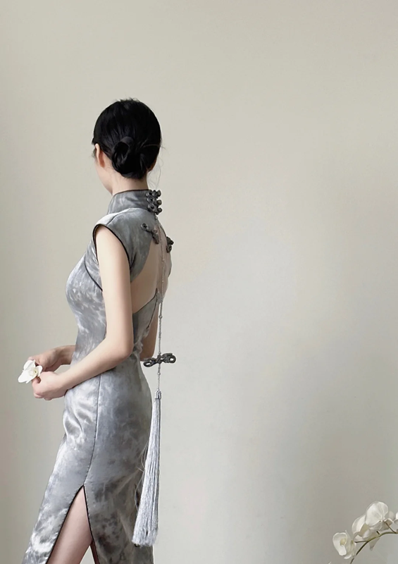 Gray sleeveless Chinese‑collar waist‑cinched slim‑fit bodycon elegant slit prom gown R8007