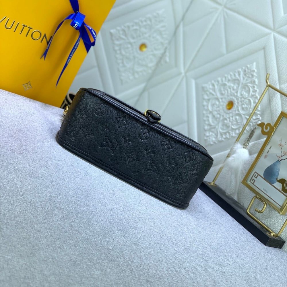 Louis Vuitton Diane Monogram In Black 23Cm M46386